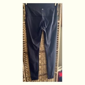Lululemon Align™ High-Rise black pant size 6. 27” waist- 37” hip.